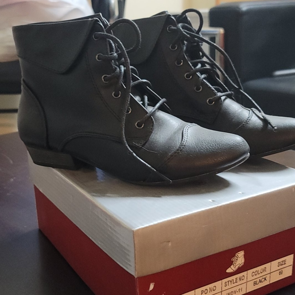 Ankle boots